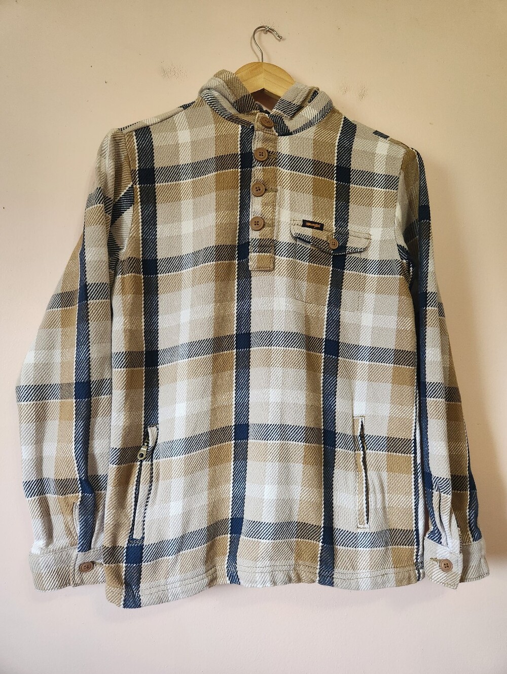 Wrangler Men's XL Tan Navy Plaid Hooded Pullover Henley Shirt